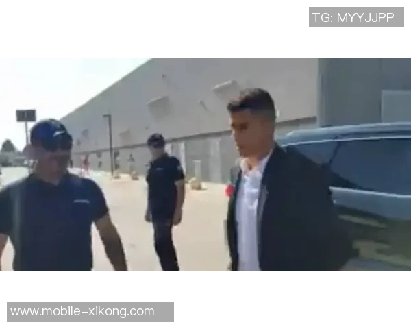 坎塞洛抵达巴萨进行体检周二将出席新闻发布会揭晓新动态