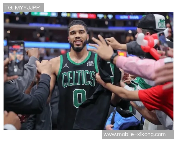 斯玛特谈塔图姆复出希望他关注身体信号体育医学已大幅进步 斯玛特谈塔图姆复出希望他关注身体信号体育医学已大幅进步